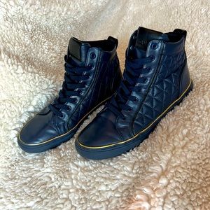 GUESS Men’s Melo quilted high top sneakers - size 9.5
